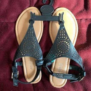 Ardene black sandals. (BRAND NEW)